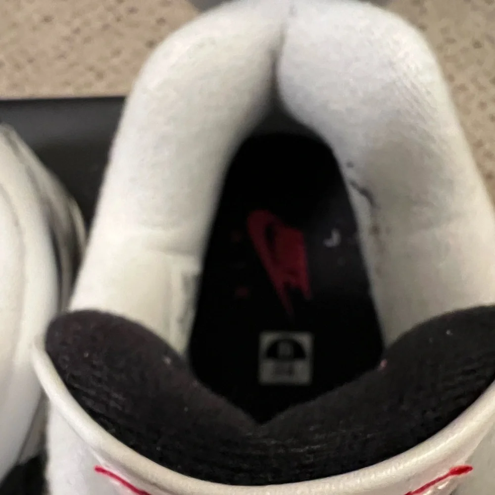 Jordan 4 Retro (2025) White Cement 
Worn 3x - Picture 8 of 11